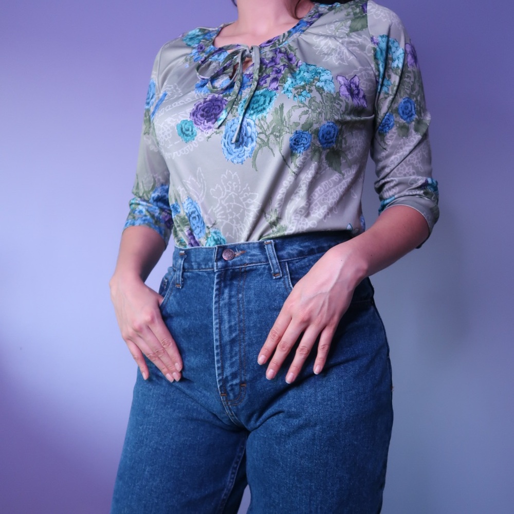 🚨LAST CHANCE SALE!🚨 Vintage floral earthy top